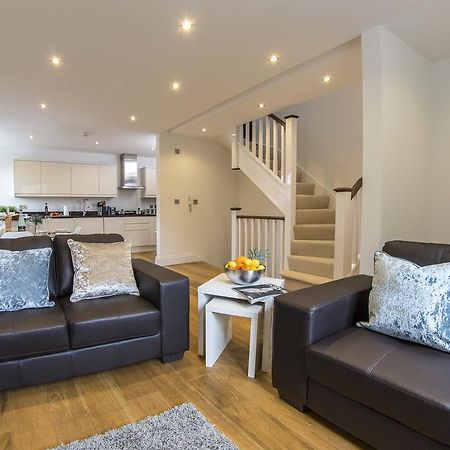 Finchley Central Luxury 2/3 bed triplex loft style apartment Hendon Extérieur photo