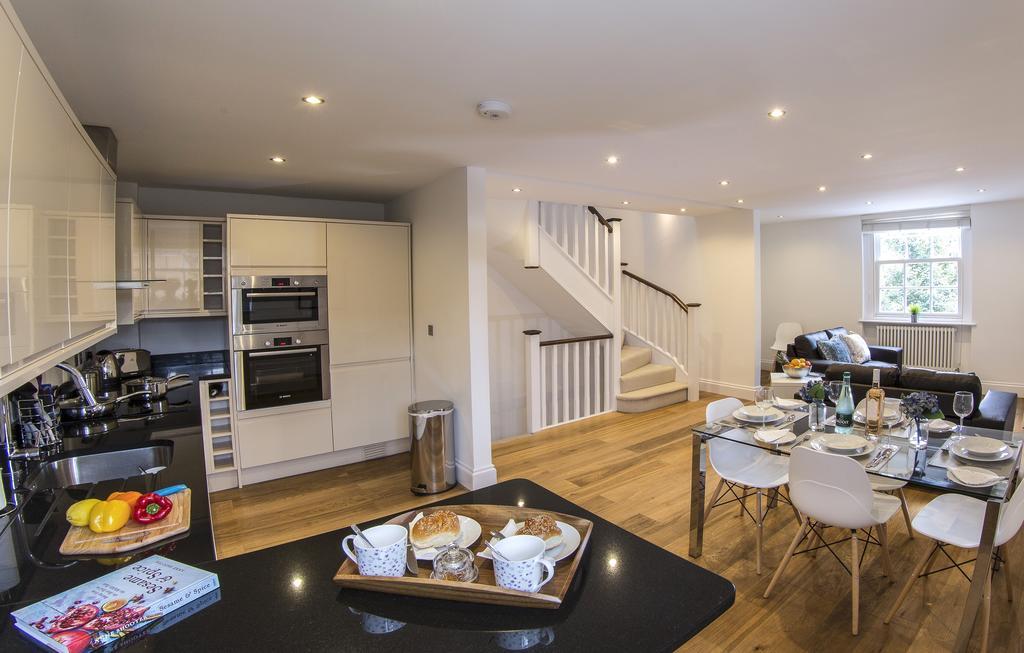 Finchley Central Luxury 2/3 bed triplex loft style apartment Hendon Extérieur photo